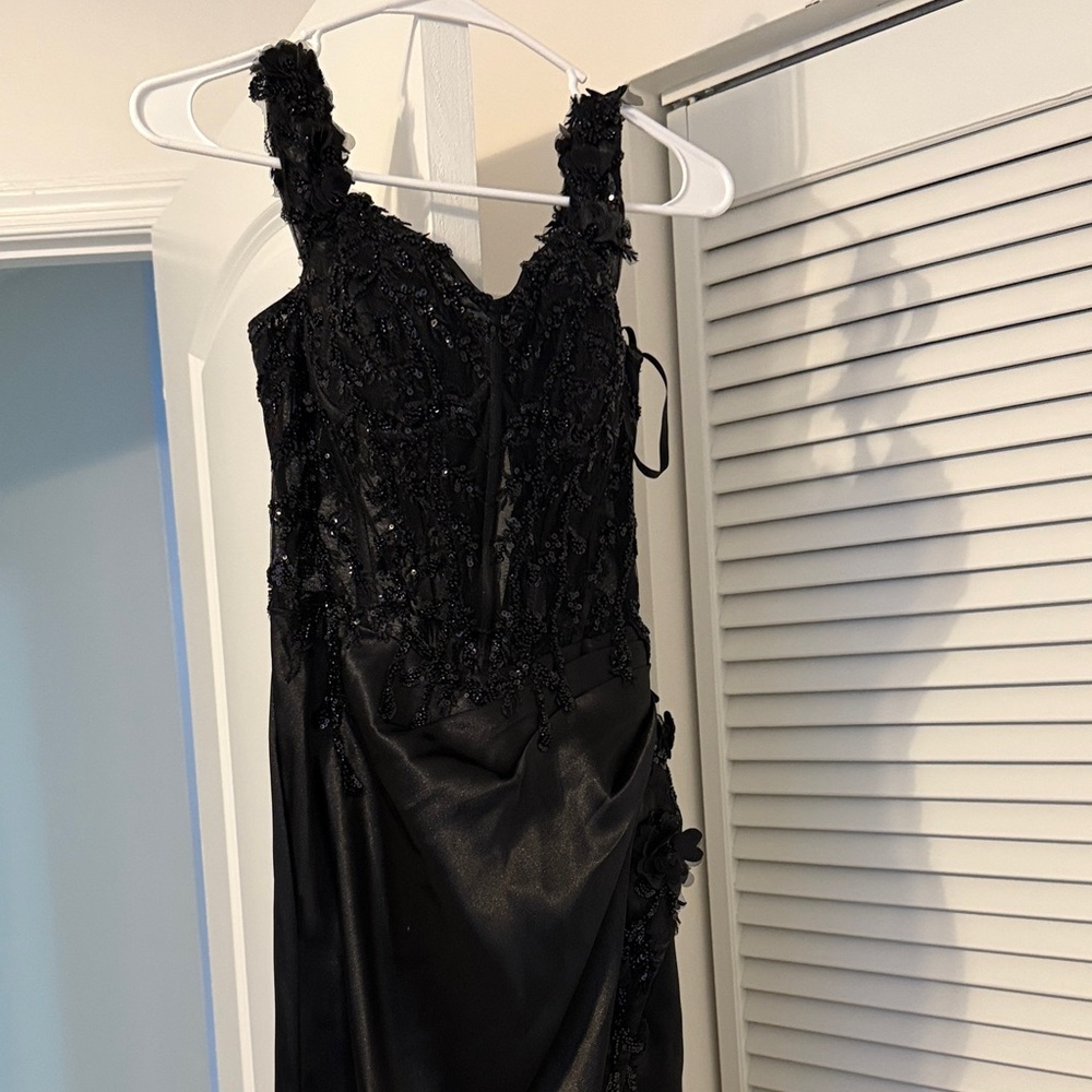 Elegant Black Evening Dress